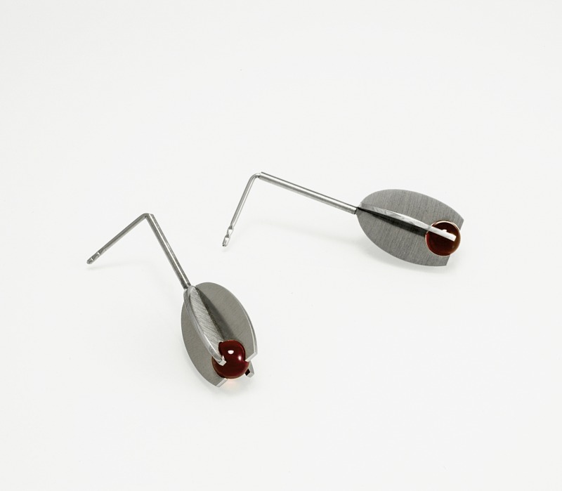 JARA DESIGN Náušnice 93 Ruby/ Garnet