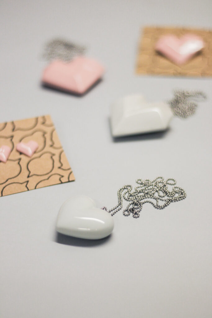 STEHLIK DESIGN Náhrdelník Porcelánové SRDCE origami růžové