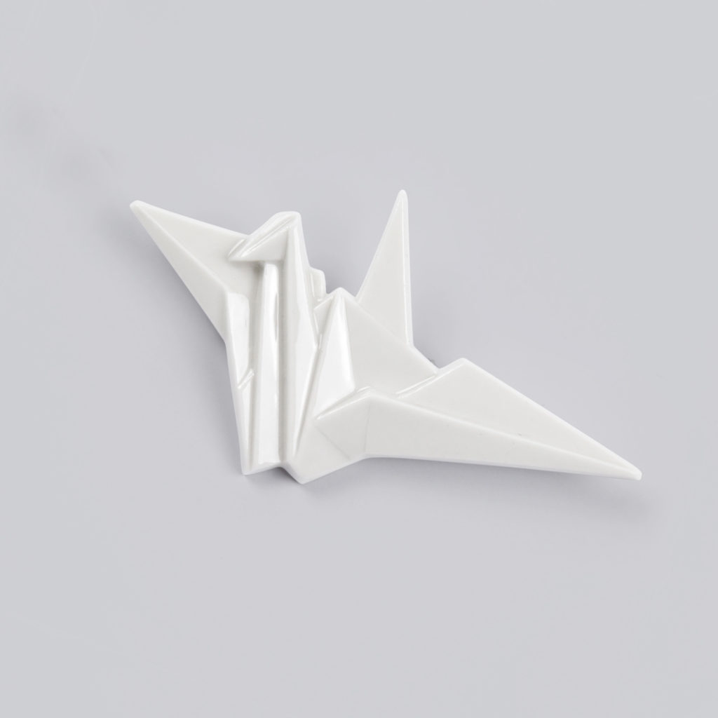 STEHLIK DESIGN Porcelánová brož JEŘÁB bílá