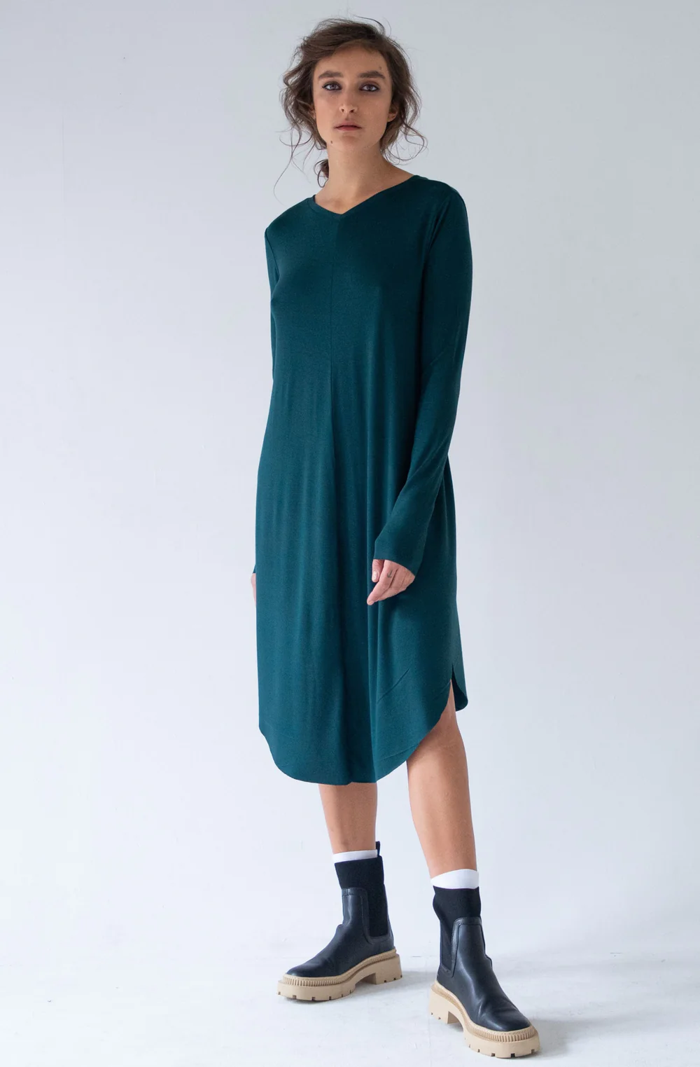 LEEDA Šaty V Neck