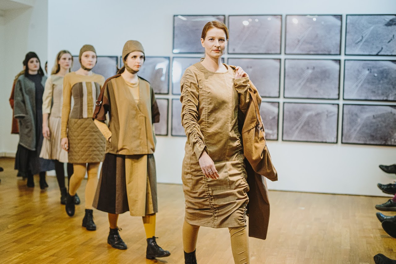 HAUSFRAU Sukně