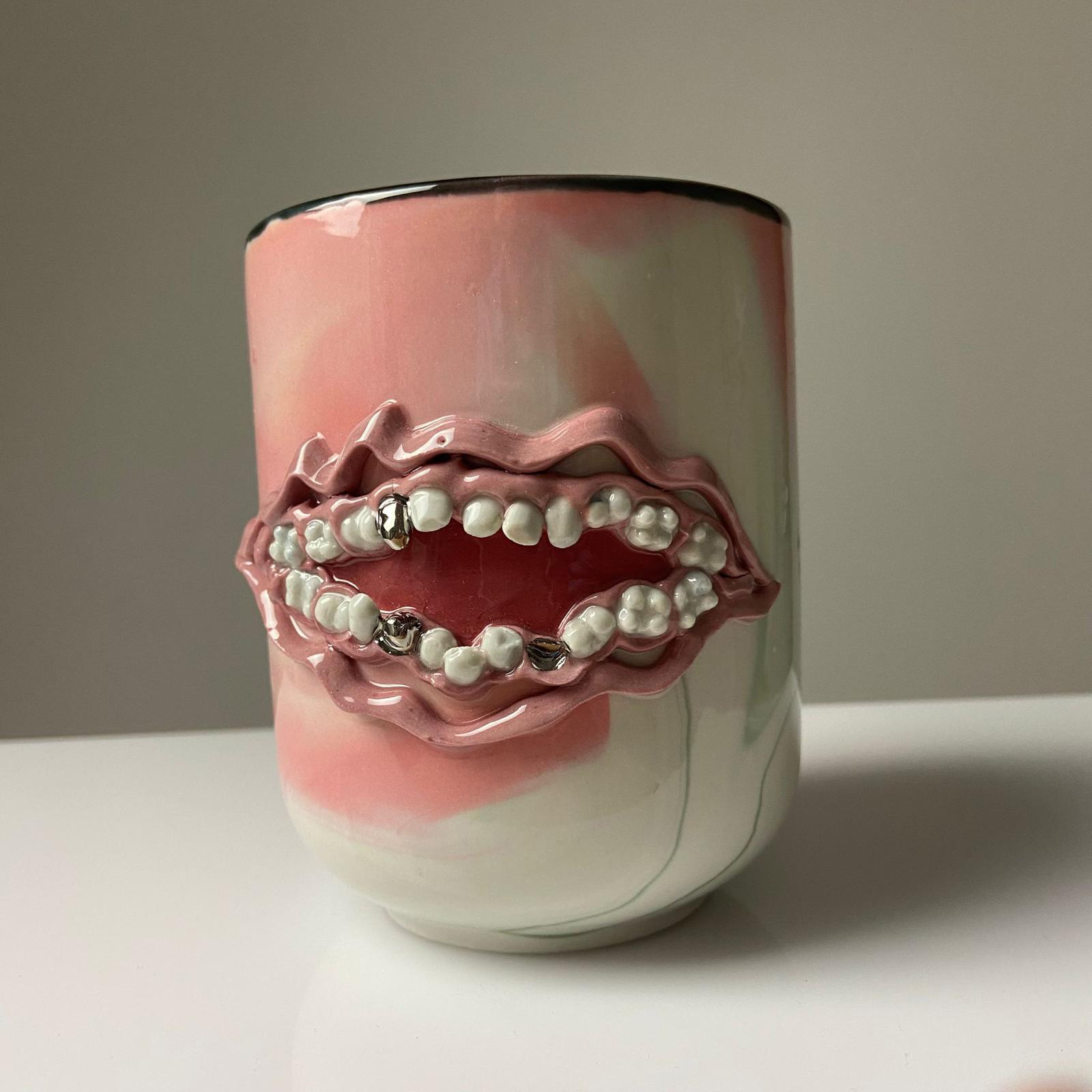 MINKA Porcelánový velký hrnek ZUBY