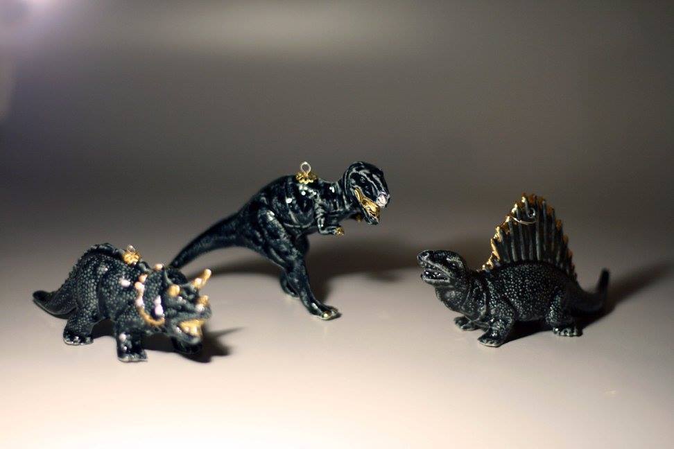 MINKA Náhrdelník Porcelánový Dinosaurus Stegosaurus