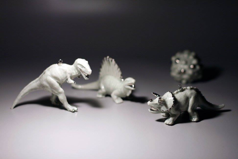 MINKA Náhrdelník Porcelánový Dinosaurus Stegosaurus