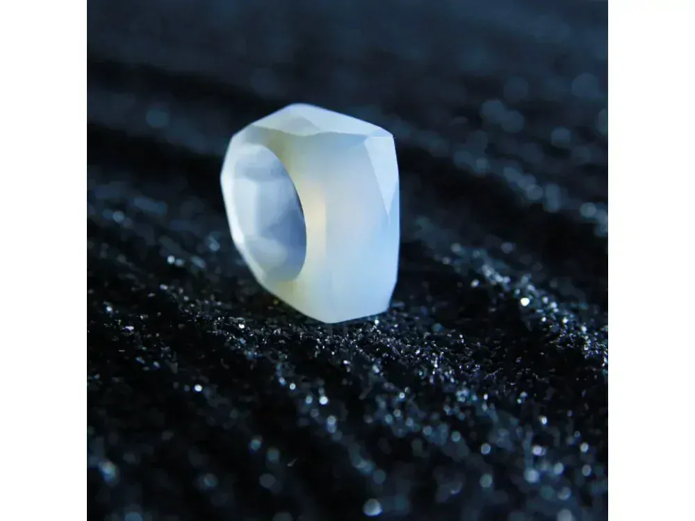 LUBA BAKIČOVÁ Prsten ze skla EDGE