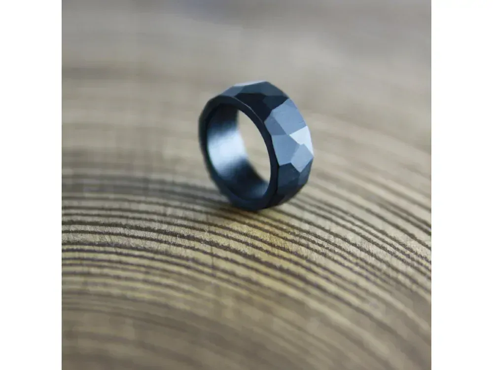 LUBA BAKIČOVÁ Prsten ze skla CIRCLE