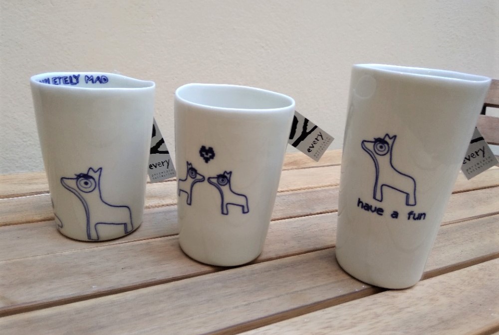 PETR HŮZA Porcelánový Hrnek PES