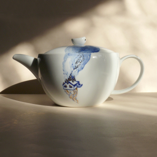 ARTISTKA Porcelánová čajová konvice HOŘÍCÍ DOMEČEK