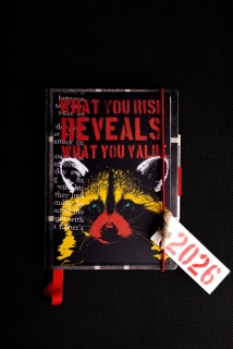 DEAFMESSANGER Diář 2026 Raccoon