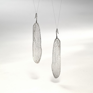 MICHAELA GORCOVÁ Náušnice Vážka jedno křídlo nerez