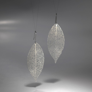 MICHAELA GORCOVÁ Náušnice Bobkový list nerez