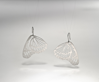 MICHAELA GORCOVÁ Náušnice Bělásek nerez