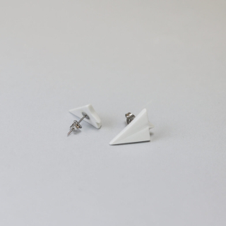 STEHLIK DESIGN Porcelánové náušnice ŠIPKY bílé