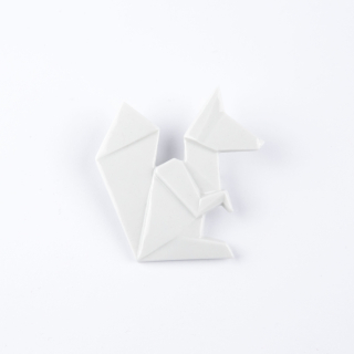 STEHLIK DESIGN Porcelánová brož VEVERKA bílá