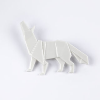 STEHLIK DESIGN Porcelánová brož VLK bílá